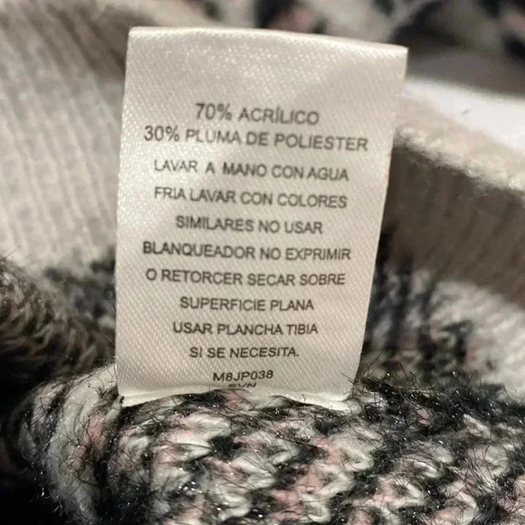 Derek Heart Sweater - Picture 6 of 6